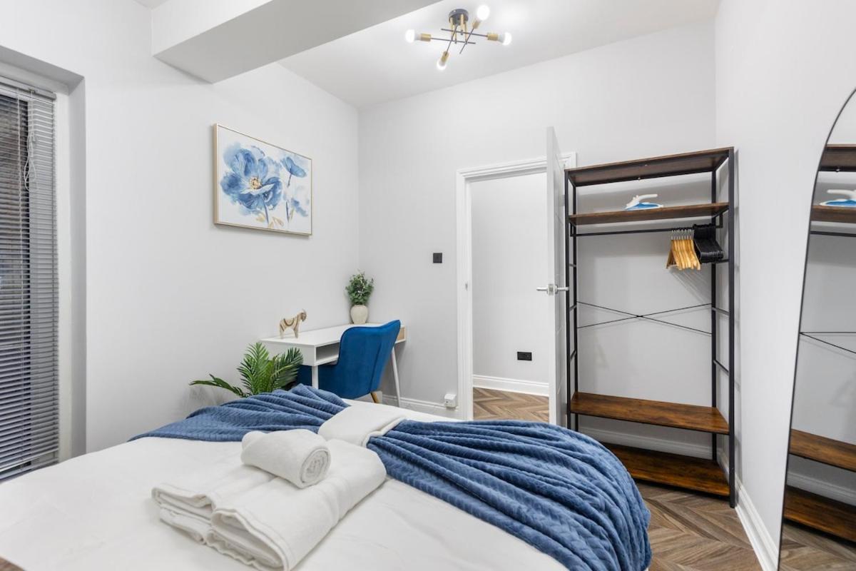 Modern 2 Bed In Bow With Garden London