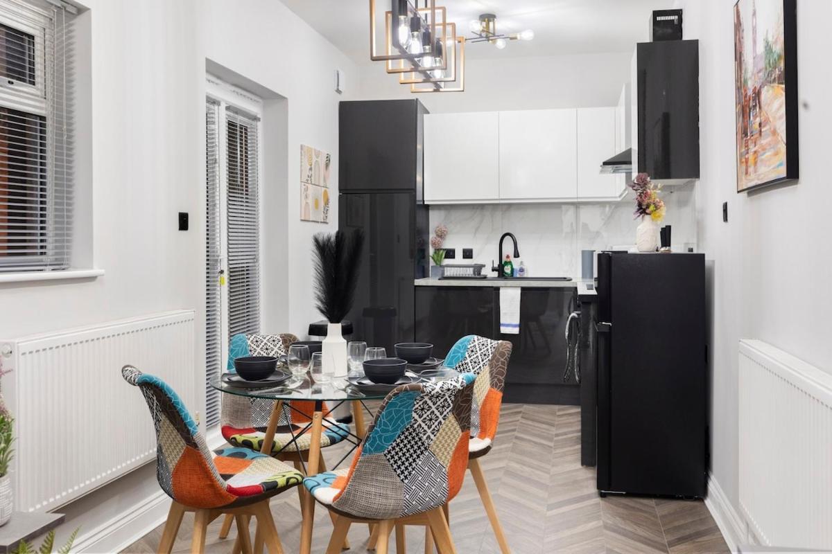 Apartment Modern 2 Bed In Bow With Garden