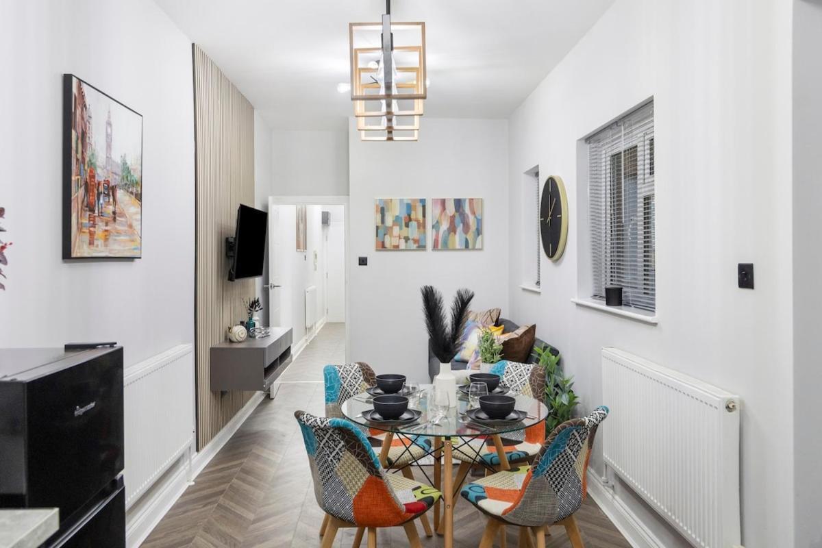 Modern 2 Bed In Bow With Garden Apartment *