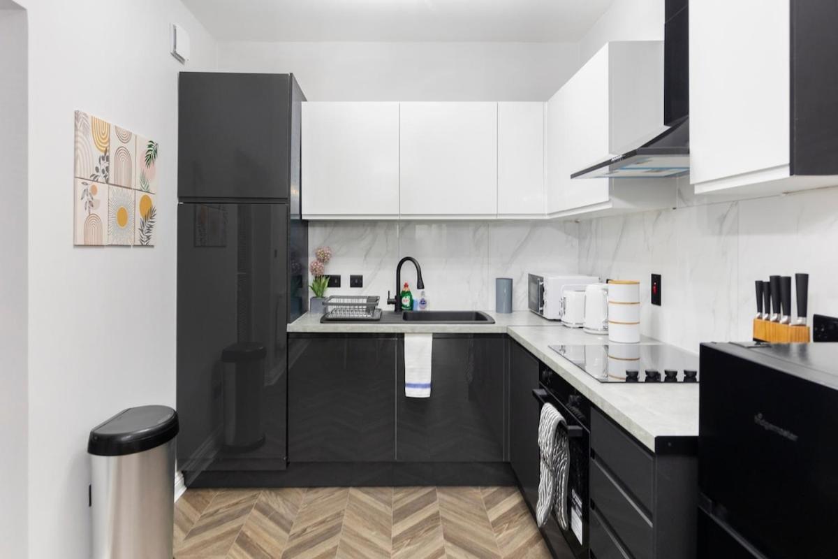 Apartment Modern 2 Bed In Bow With Garden *