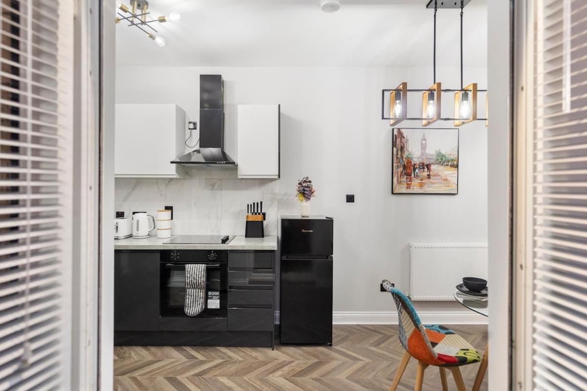 Modern 2 Bed In Bow With Garden Apartment London