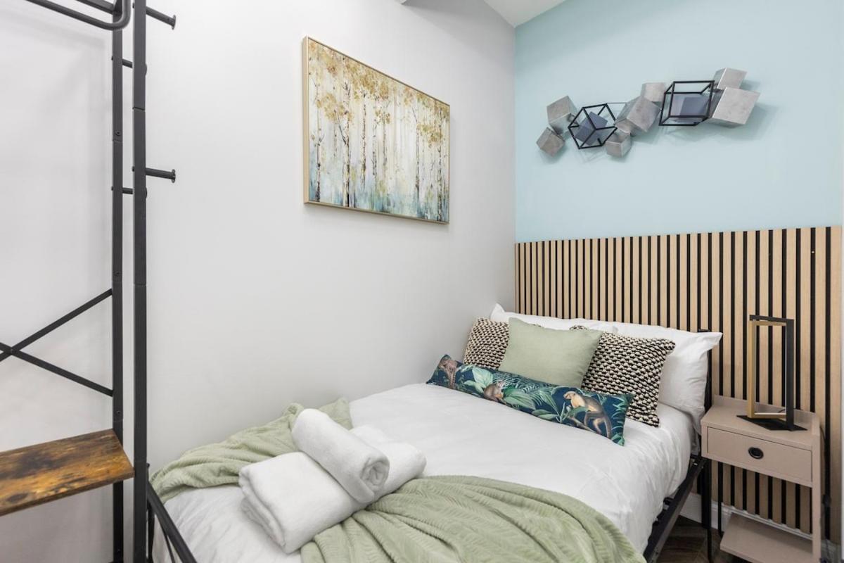Modern 2 Bed In Bow With Garden London